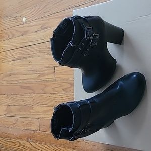 All black size 9 platform boot From Charlotte Russe.